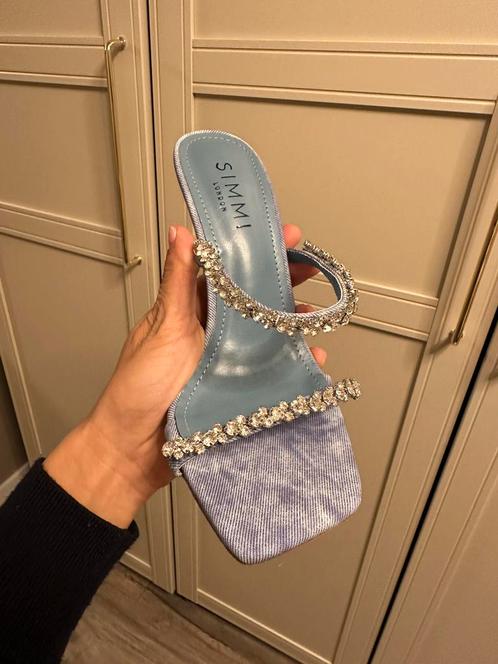 Hakken pumps heels met sieraad 37 nieuw, Kleding | Dames, Schoenen, Nieuw, Pumps, Zwart, Ophalen of Verzenden