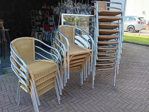 terrasstoelen-terras stoelen en tafels, Tuin en Terras, Tuinstoelen, Gebruikt, Aluminium, Stapelbaar, Ophalen