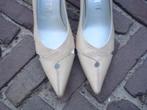 GRATIS VERZENDEN NIEUWE BEIGE LEREN FIRETTI PUMPS 40, Kleding | Dames, Schoenen met lage hakken, Verzenden, Beige, Nieuw