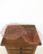 2 vintage Art Deco roze persglas schalen, Ophalen of Verzenden