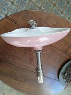 Tof vintage fonteintje in twee kleuren, roze onderkant