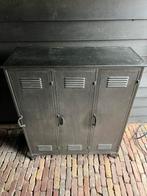 Ijzeren kastje gratis afhalen, Huis en Inrichting, Kasten | Kledingkasten, Ophalen, Minder dan 50 cm, Gebruikt, Minder dan 100 cm