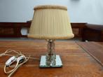 Persglazen lampje met spiegelglas voetje en origineel kapje, Ophalen of Verzenden