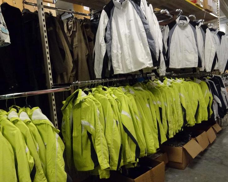 NIEUW Partijtje 50 Trainingspakken - Huispakken., Kleding | Heren, Heren-kledingpakketten, Nieuw, Overige maten, Ophalen of Verzenden