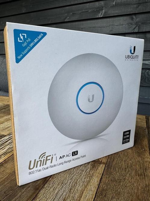UBIQUITI Unifi model UAP-AC-LR “NIEUW”, Computers en Software, Accesspoints, Nieuw, Ophalen