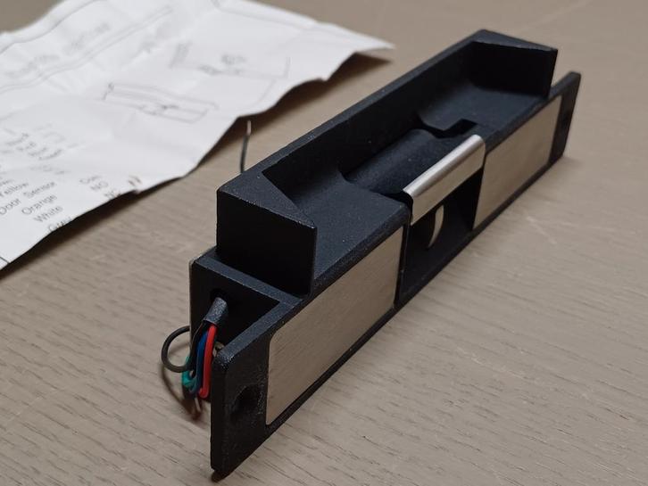 DES 320TU VEILIGHEIDSSLUITPLAAT DEUR OPENER ELEKTRISCH SLOT, Hobby en Vrije tijd, Elektronica-componenten, Nieuw, Ophalen of Verzenden