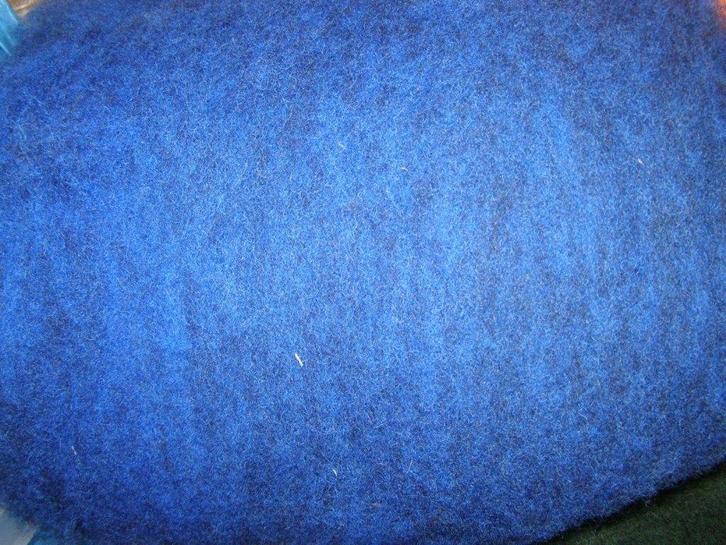 Prachtige geverfde tinten gekaarde schapenwol wol spinnewiel, Hobby en Vrije tijd, Spinnewielen en Spinnen, Nieuw, Spinwol, Ophalen of Verzenden