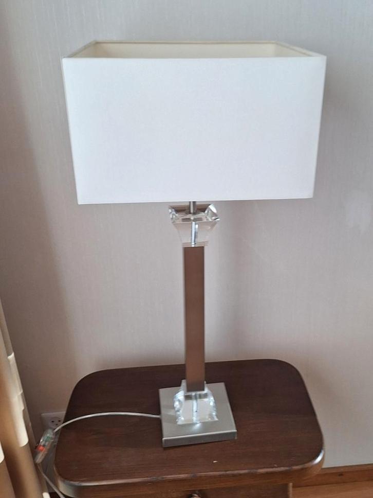 Stijlvolle moderne tafellamp, Huis en Inrichting, Lampen | Tafellampen, Zo goed als nieuw, Minder dan 50 cm, Metaal, Ophalen