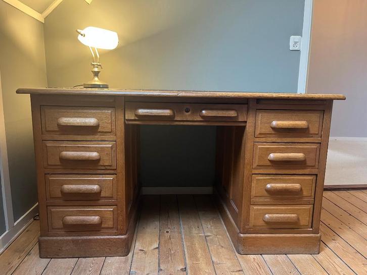 Vintage bureau met leren schrijfblad, Huis en Inrichting, Bureaus, Gebruikt, Bureau, Ophalen