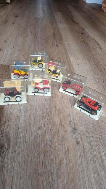 Antieke Auto Verzamelaarsset beschikbaar voor biedingen