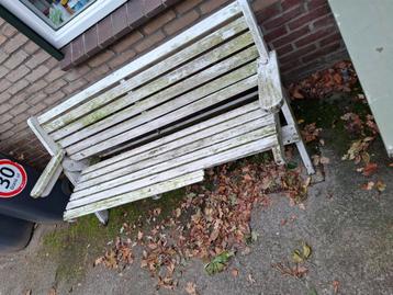 Gebruikte opklapbare tuinbank. beschikbaar voor biedingen