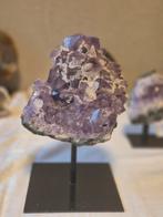 Amethist met calciet op voet 1 kilo, Ophalen of Verzenden, Mineraal
