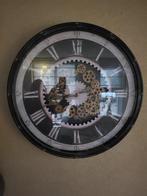 Mooie klok met werkende tandwielen, Huis en Inrichting, Woonaccessoires | Klokken, Ophalen, Zo goed als nieuw, Wandklok