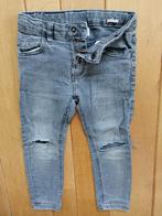 ZARA Boys spijkerbroek grijs destroyed maat 104, Kinderen en Baby's, Kinderkleding | Maat 104, Ophalen of Verzenden, Zara, Jongen