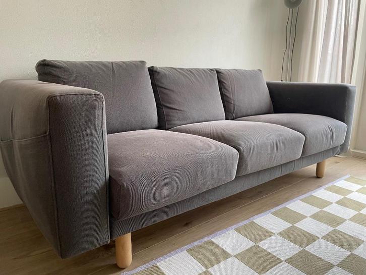 Ikea Norsborg 3 persoonsbank grijs, Huis en Inrichting, Banken | Bankstellen, Gebruikt, Rechte bank, Driepersoons, 200 tot 250 cm