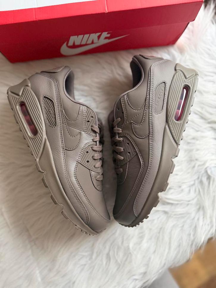 Nike Air Max 90 groen green EU 46 airmax 1 leger camo bruin, Kleding | Heren, Schoenen, Nieuw, Sneakers of Gympen, Overige kleuren