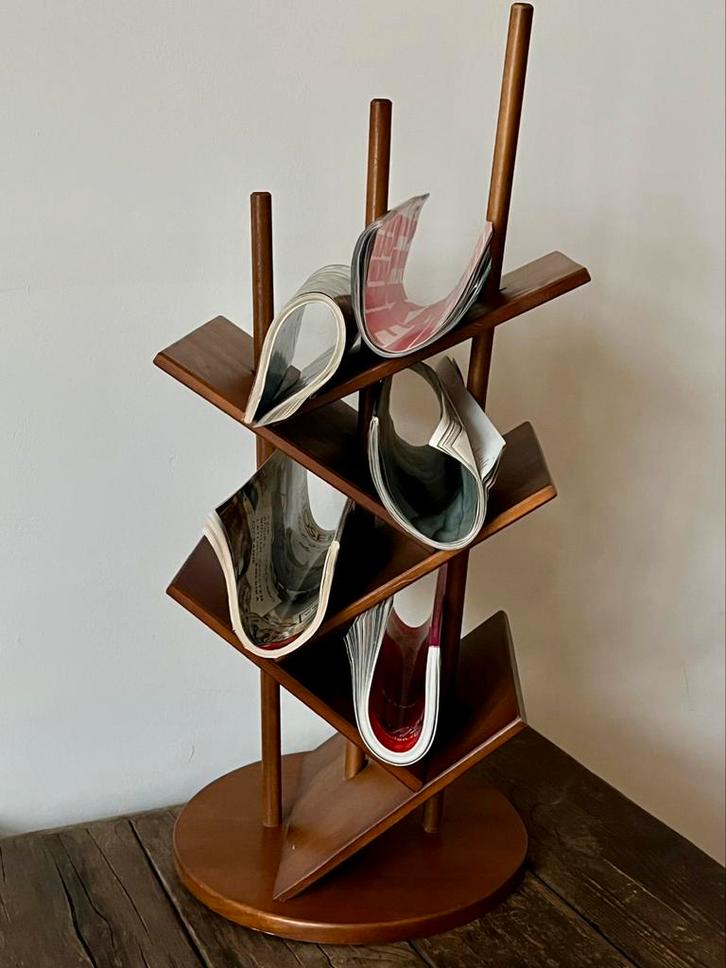 Mid century deens design tijdschriftenrek vintage lectuurbak, Huis en Inrichting, Woonaccessoires | Krantenbakken en Lectuurbakken