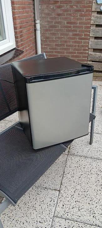 Mini KOELKASTJE beschikbaar voor biedingen