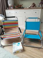 2 strandstoelen, blauw is nieuwe, andere 52x60cm, Zo goed als nieuw