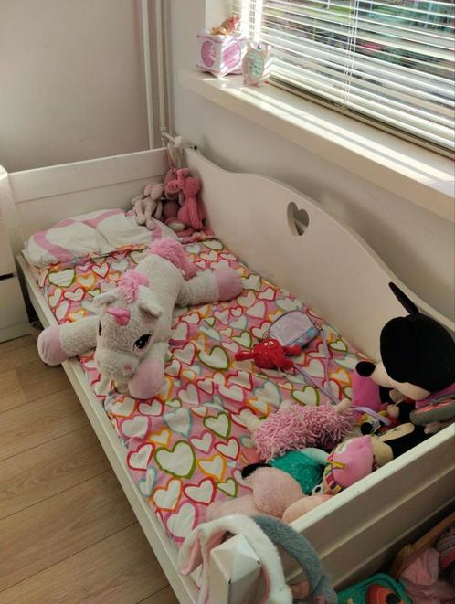 Mooi, stevig, wit peuterbedje met vele extra's, Kinderen en Baby's, Kinderkamer | Bedden, Gebruikt, 140 tot 160 cm, 70 tot 85 cm
