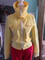 Burberry Vintage logo jas maat S geel katoen, Kleding | Dames, Jassen | Zomer, Maat 38/40 (M), Verzenden, Geel, Zo goed als nieuw