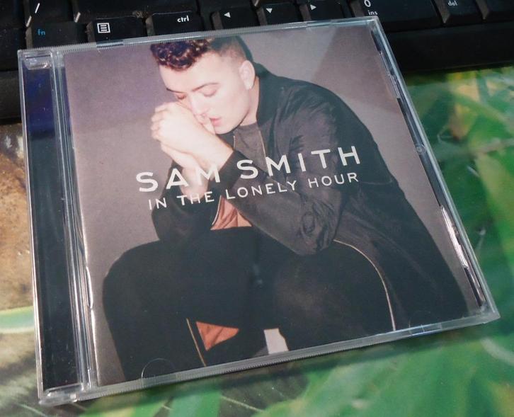 Te koop de originele CD In The Lonely Hour van Sam Smith., Cd's en Dvd's, Cd's | Pop, Zo goed als nieuw, 2000 tot heden, Ophalen of Verzenden
