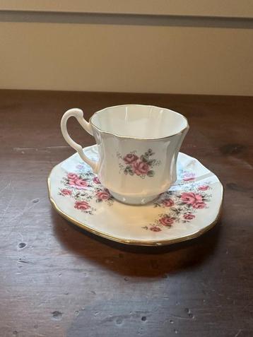 Royal Windsor Fine Bone China kop en schotel beschikbaar voor biedingen