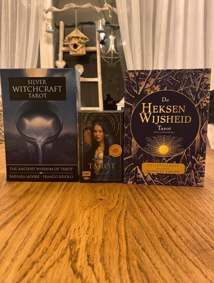 Tarot sets, Boeken, Esoterie en Spiritualiteit, Zo goed als nieuw, Overige typen, Tarot of Kaarten leggen, Ophalen of Verzenden