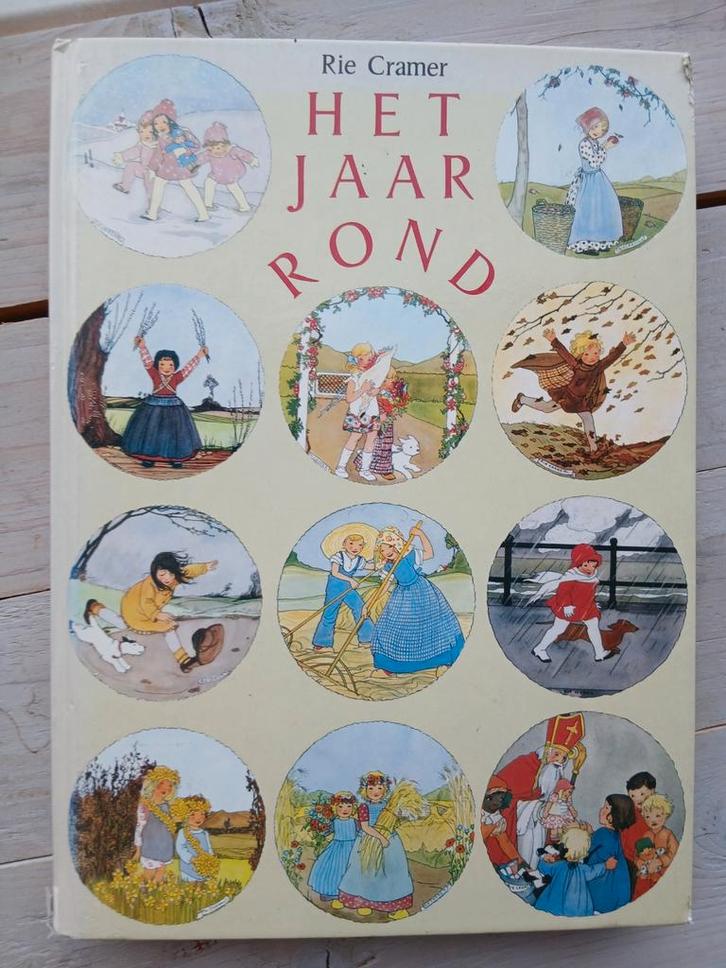 Het Jaar Rond - Rie Cramer - Versjes en Rijmpjes, Boeken, Kinderboeken | Jeugd | onder 10 jaar, Zo goed als nieuw, Ophalen of Verzenden