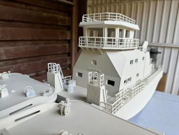 Duwboot 1:32 beschikbaar voor biedingen