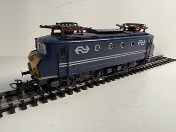Märklin H0 3327 Elektrische locomotief 1100, blauwe 1135 beschikbaar voor biedingen