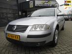 Volkswagen Passat 1.8 Turbo Sportline, Auto's, Volkswagen, Voorwielaandrijving, 65 €/maand, Stof, Gebruikt