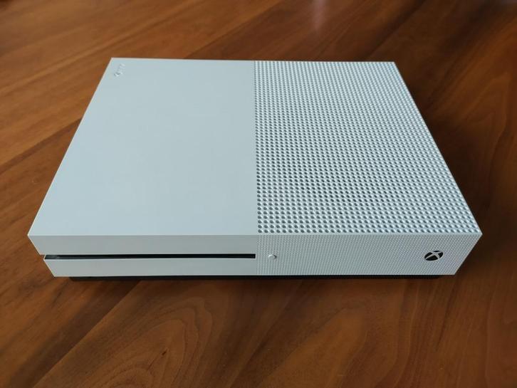 Xbox One S 1TB HDD, Spelcomputers en Games, Spelcomputers | Xbox One, Zo goed als nieuw, Xbox One S, 1 TB, Zonder controller, Ophalen
