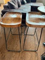te koop 2 hout/ metalen bar krukken, Huis en Inrichting, Barkrukken, 60 tot 90 cm, Ophalen of Verzenden, Zo goed als nieuw, Hout