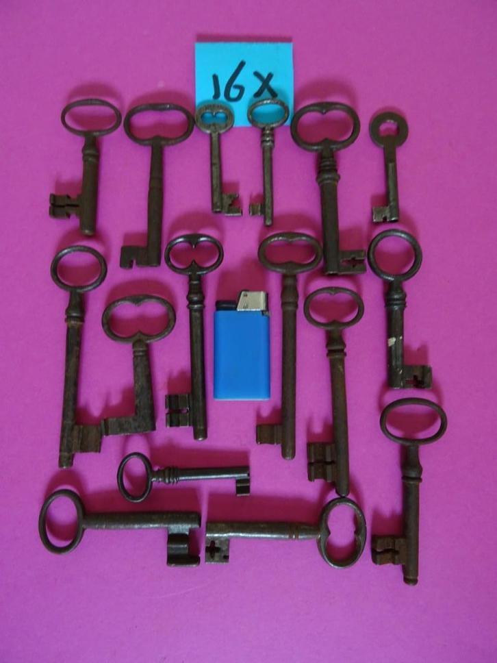 16 OUDE ANTIEKE SLEUTELS SLOT SLOTEN KAST DEUR SLEUTEL, Antiek en Kunst, Curiosa en Brocante, Ophalen of Verzenden