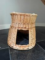 Kattenmandje riet met 2 slaapplaatsjes, Ophalen, Gebruikt, Riet
