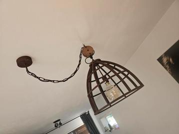 Industriele katrol roest lamp  beschikbaar voor biedingen