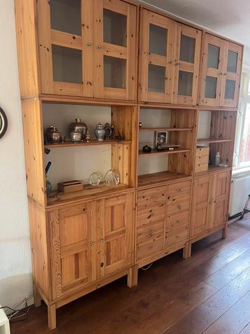 Buffetkast H245cm x B250cm x D35,5cm. beschikbaar voor biedingen