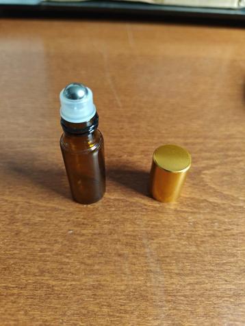 95 stuks Amber Glazen RollerFlesje beschikbaar voor biedingen