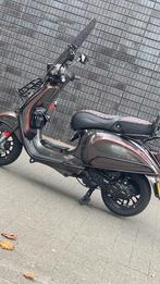 Vespa sprint 2025 airbrush special paint, Fietsen en Brommers, Scooters | Vespa, Ophalen, Maximaal 45 km/u, Vespa S, Zo goed als nieuw