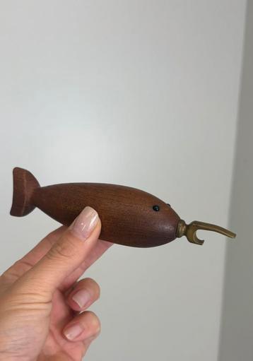 Vintage MCM vis flesopener teak hout messing design Japandi beschikbaar voor biedingen
