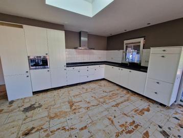 Complete Maatwerk keuken underlaymend - Gedemonteerd beschikbaar voor biedingen