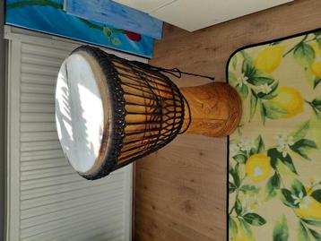 Djembe 75 cm (met scheurtje in vel) beschikbaar voor biedingen