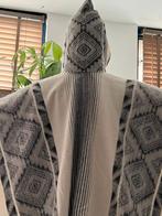 Unieke dames Poncho met Patronen uit Zuid-Amerika, Ophalen of Verzenden, Zo goed als nieuw, Maat 46/48 (XL) of groter