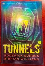 Tunnels - deel 1 - Roderick Gordon & Brian Williams, Boeken, Ophalen of Verzenden, Zo goed als nieuw, Roderick Gordon, Nederland