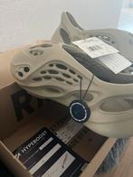 yeezy foam runners, Ophalen of Verzenden, Nieuw, Beige, Sneakers of Gympen