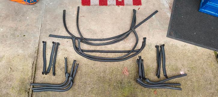 E46 coupe deur rubbers en motorkap en kofferklep rubbers, Auto-onderdelen, Klein materiaal, BMW, Gebruikt, Ophalen of Verzenden