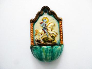 Wijwaterbakje met St.George / St. Joris en de draak beschikbaar voor biedingen