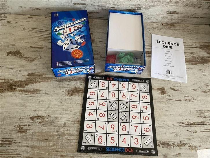 sequence dice gezelschapsspel [s820], Hobby en Vrije tijd, Gezelschapsspellen | Bordspellen, Zo goed als nieuw, Ophalen of Verzenden