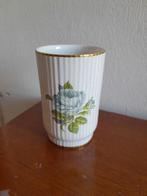 Royal gouda porselein beker / vaasje brocante vintage, Gebruikt, Wit, Aardewerk of Porselein, Ophalen of Verzenden